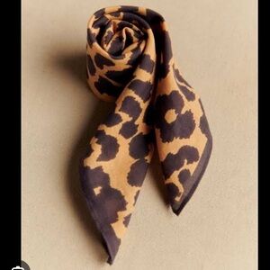 Sezane mini scarf Gaston Leopard